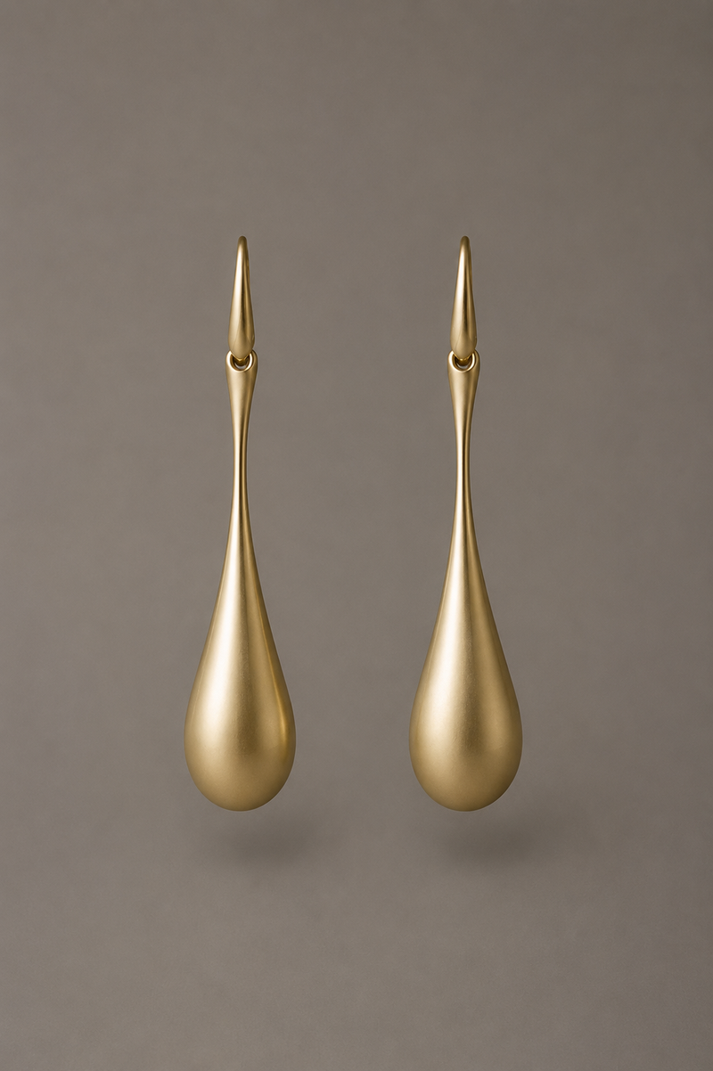 Pendientes Gota Dorada Alma Sotelo — la pieza, 5,2 cm de caída