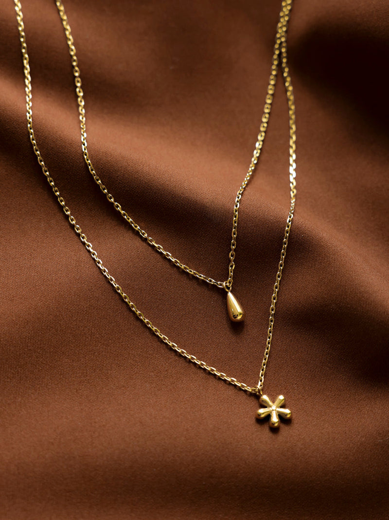 Collar Floral Dorado de Alma Sotelo — foto 1