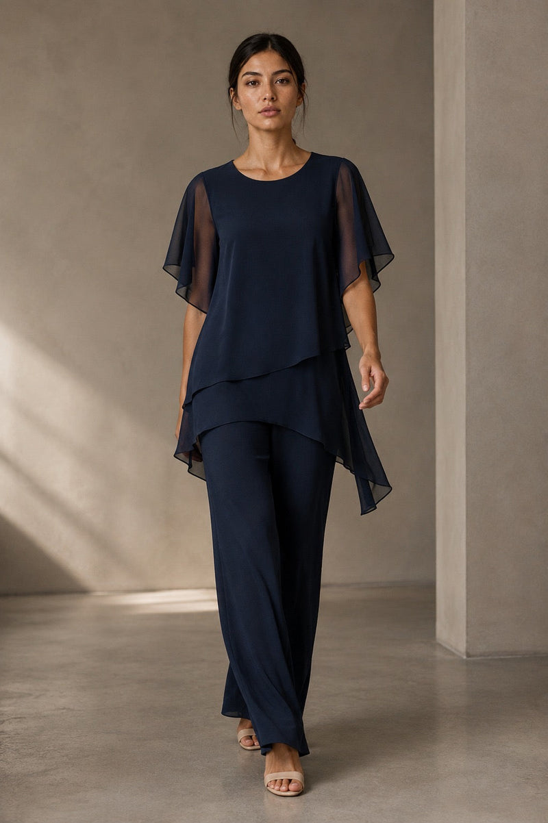 Conjunto blusa de gasa asimétrica y pantalón ancho en azul marino — frontal