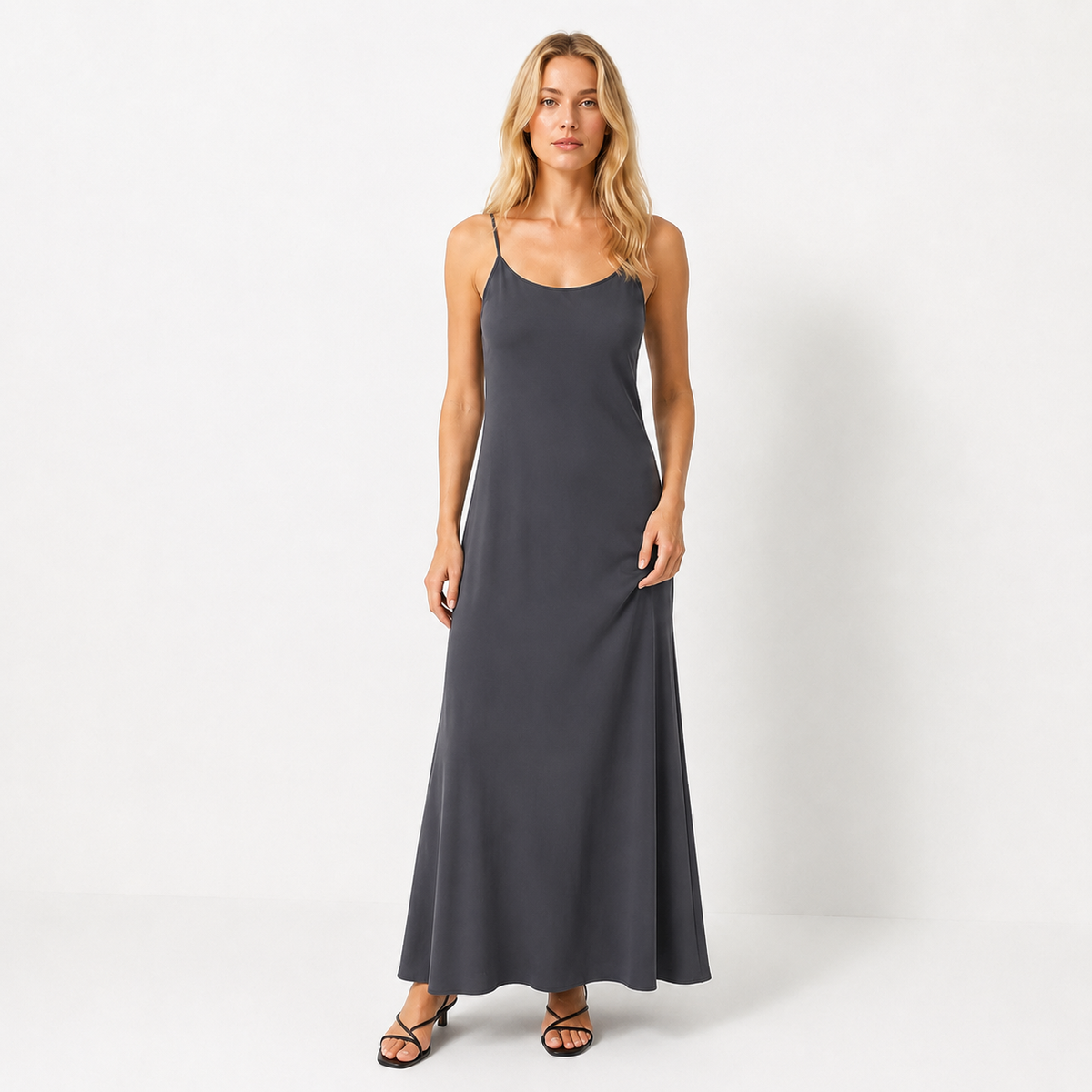 Vestido Midi Lencero de Satén de Alma Sotelo — foto 2 de 6