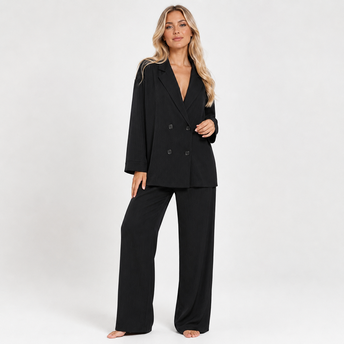 Traje Doble Botonadura Texturizado de Alma Sotelo — foto 2 de 2