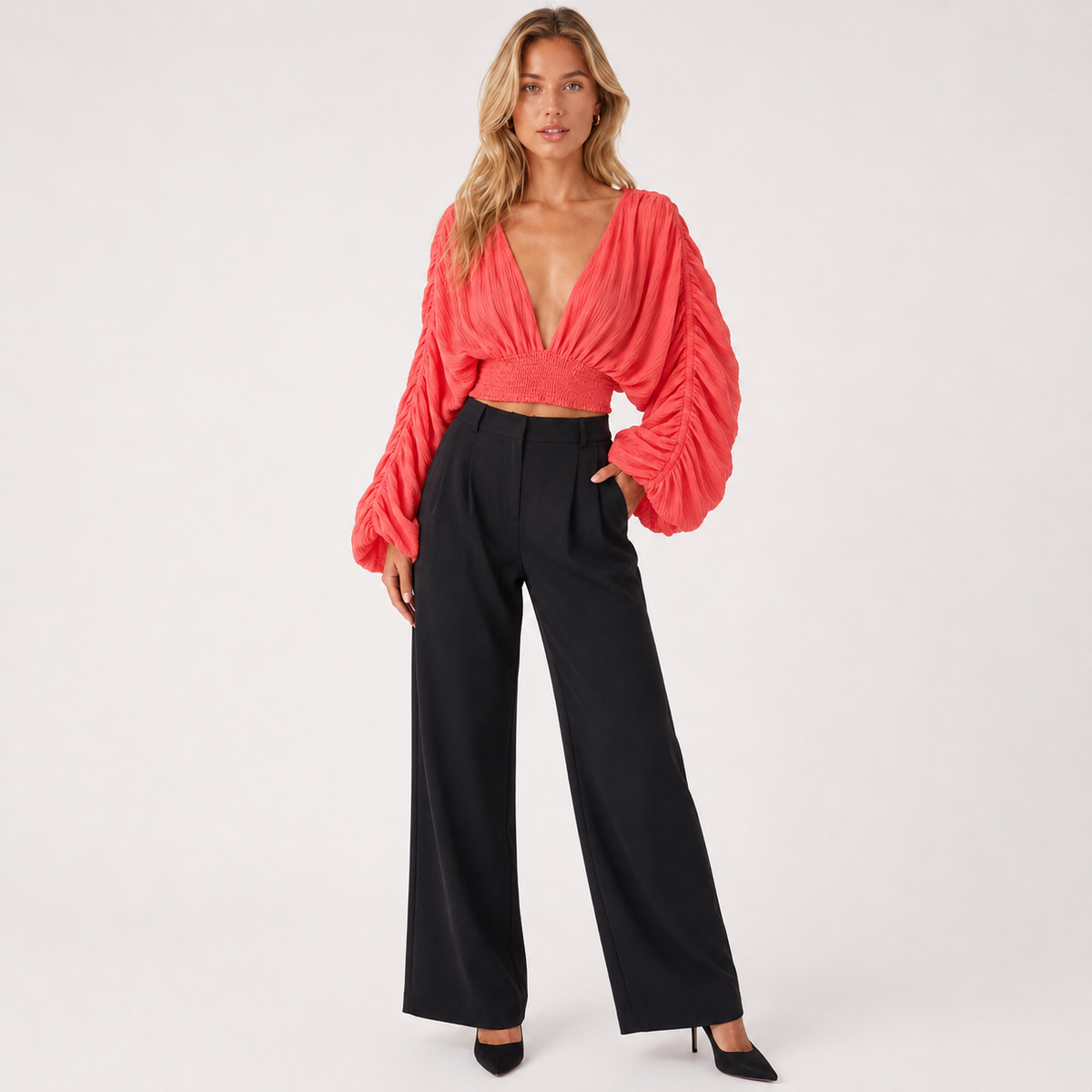 Blusa Escote Pico Manga Farol de Alma Sotelo — foto 4 de 5