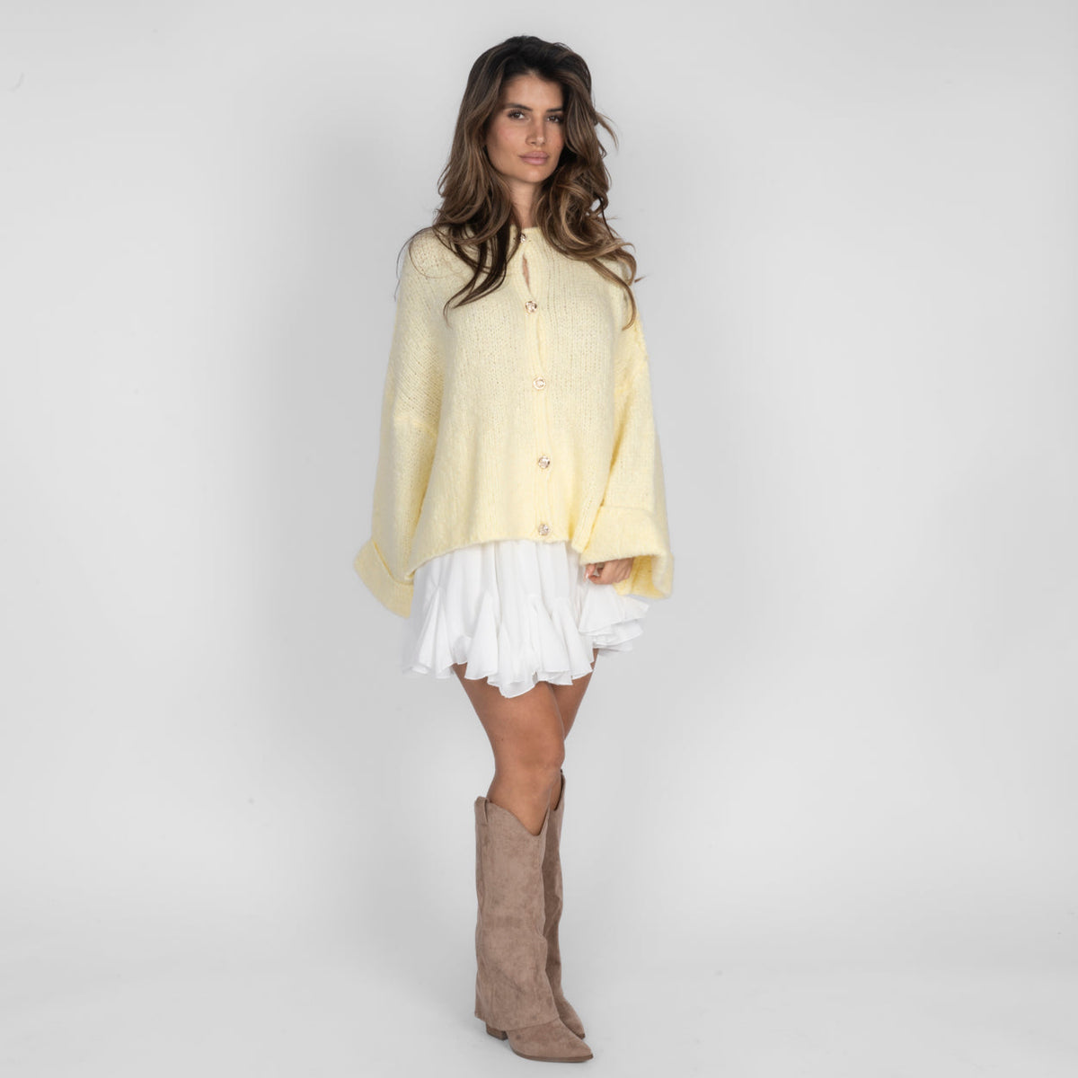Cárdigan Oversize de Punto Suave de Alma Sotelo — Amarillo Mantequilla