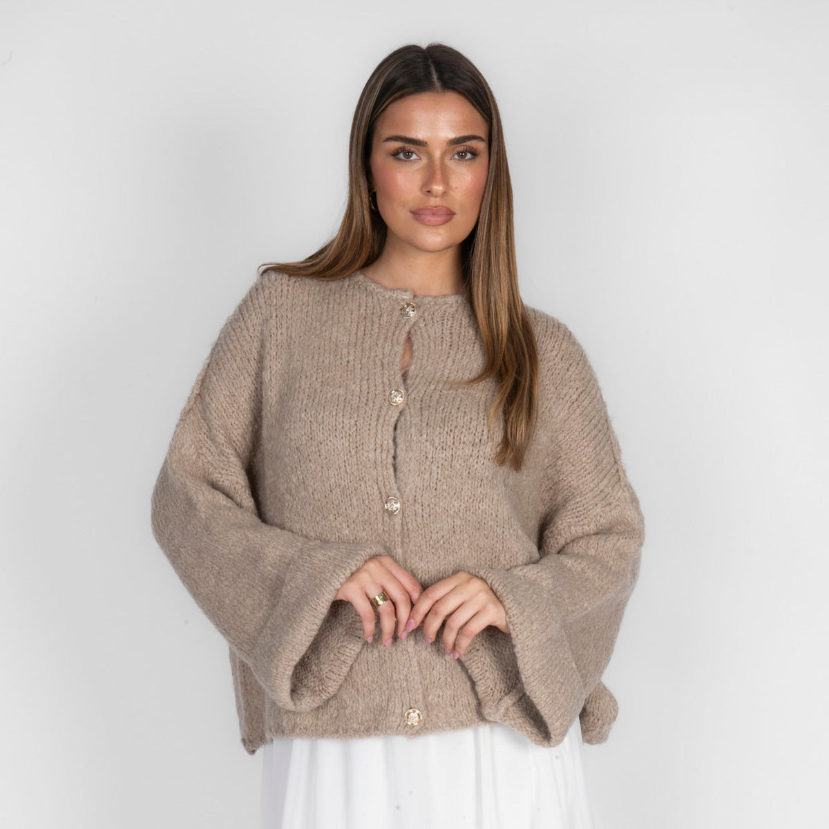 Cárdigan Oversize de Punto Suave de Alma Sotelo — Beige