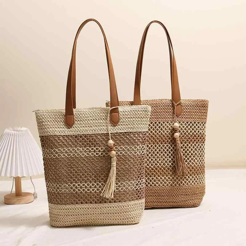 Mira | Tote de Paja con Borlas Boho