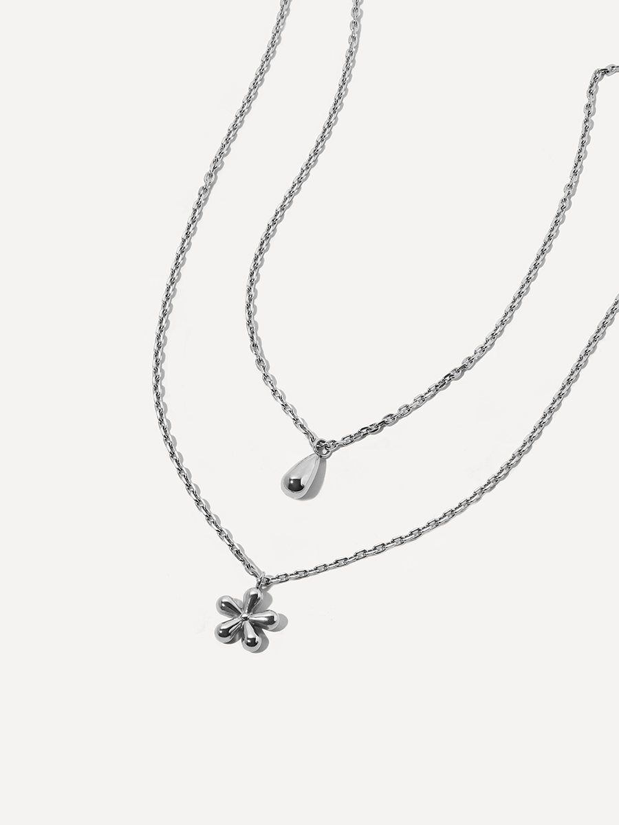 Collar Floral Dorado de Alma Sotelo — Plata