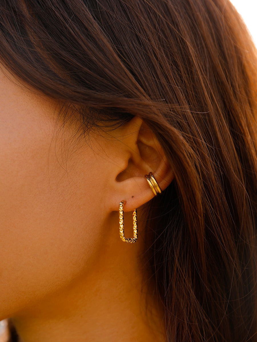 Pendientes Geométricos Dorados de Alma Sotelo — foto 2