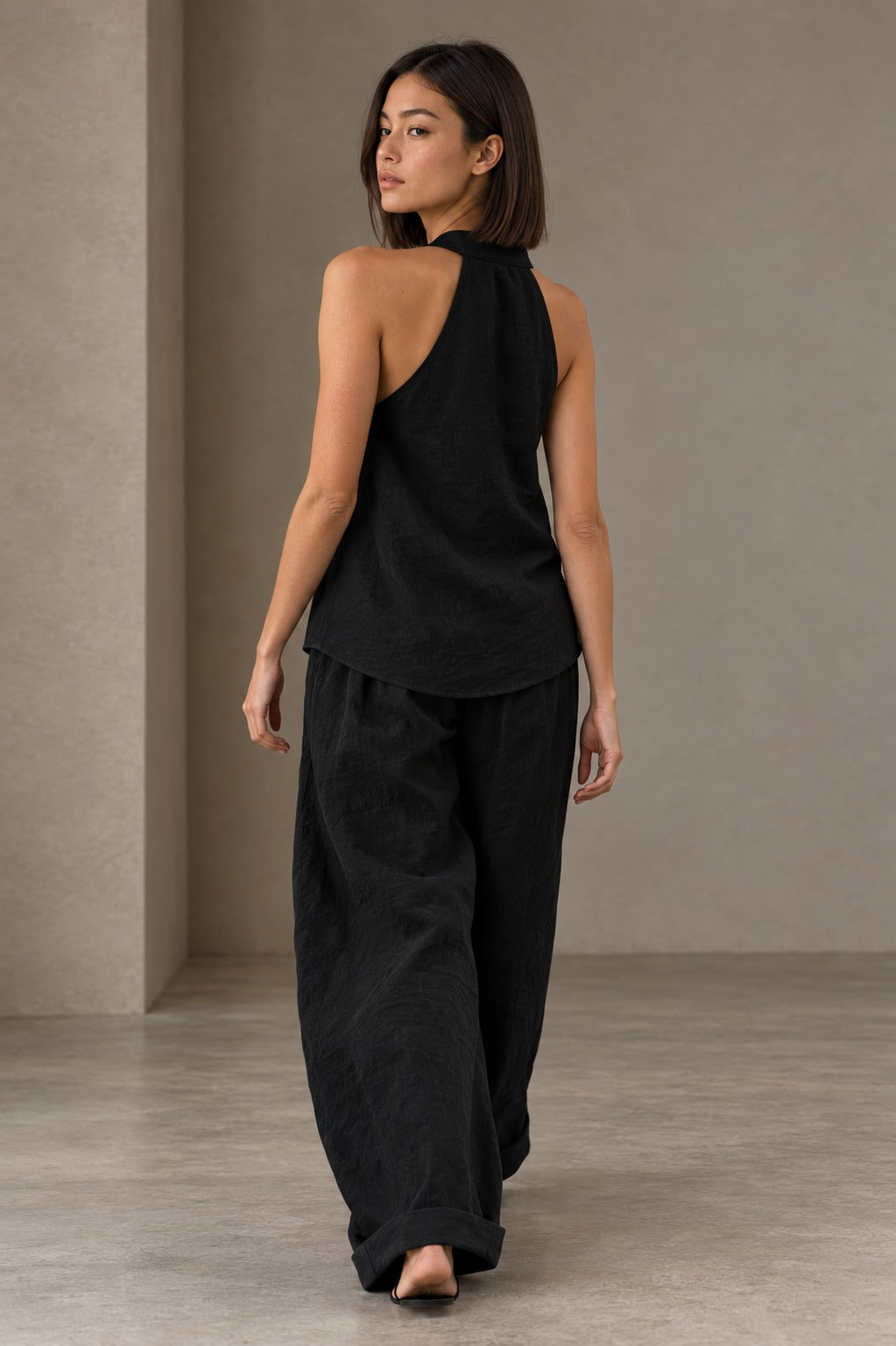 Conjunto halter en Negro — trasera