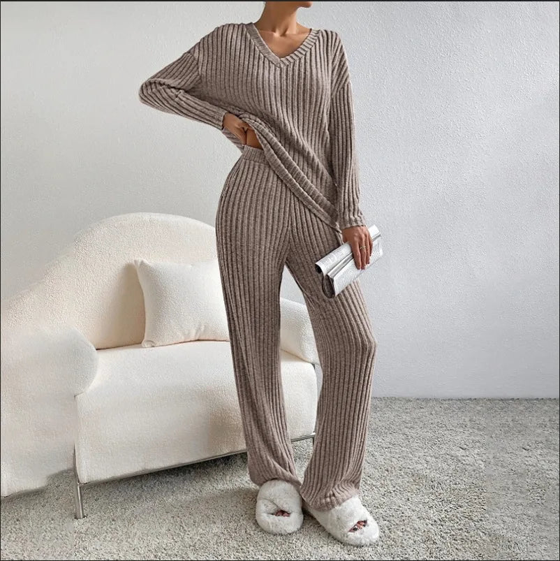 Conjunto Rayas Escote Pico y Pantalón de Alma Sotelo — foto 3 de 25