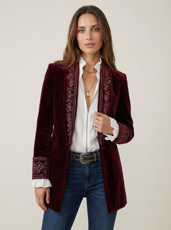 Estilo versátil: ideal para el trabajo, el tiempo libre o ocasiones especiales.
