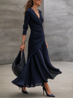 Loredana vestido largo azul marino en movimiento