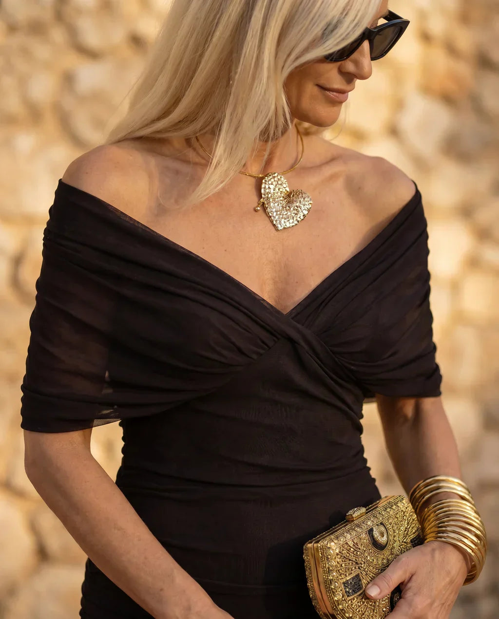 Vestido elegante con escote en V