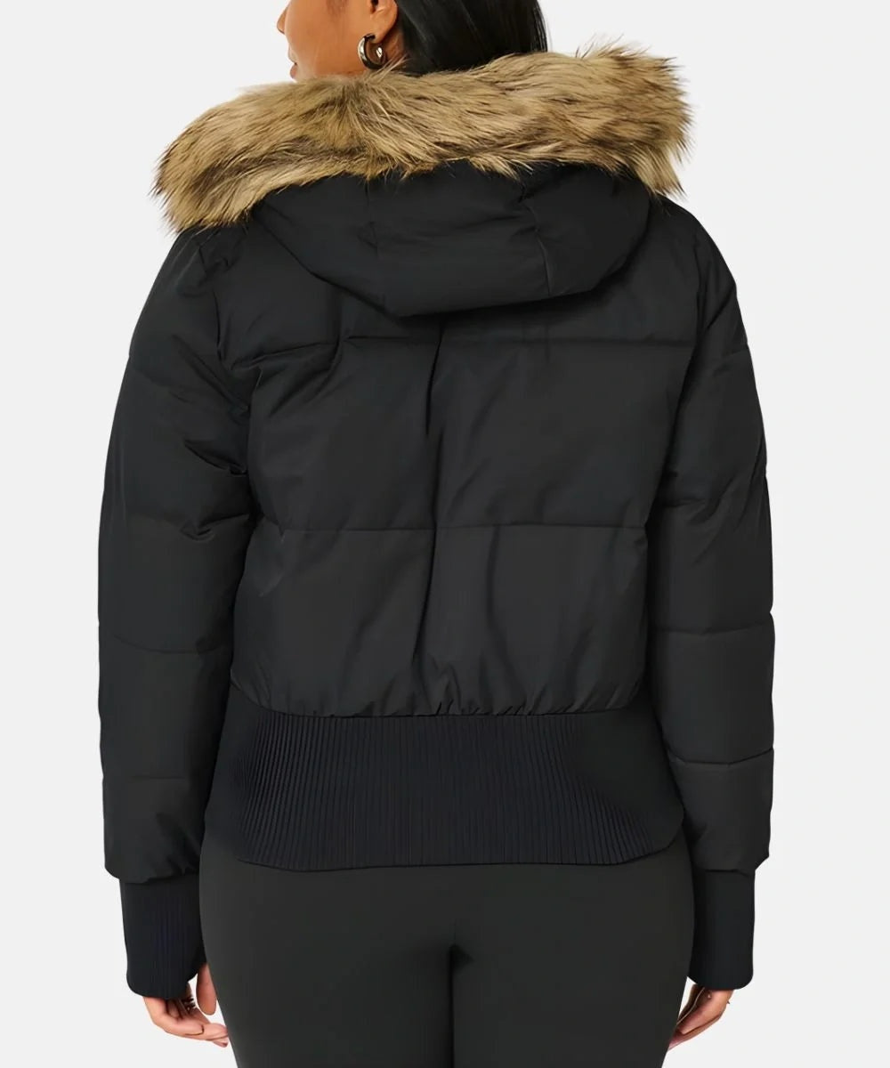 Chaqueta acolchada con capucha de pelo — Alma Sotelo