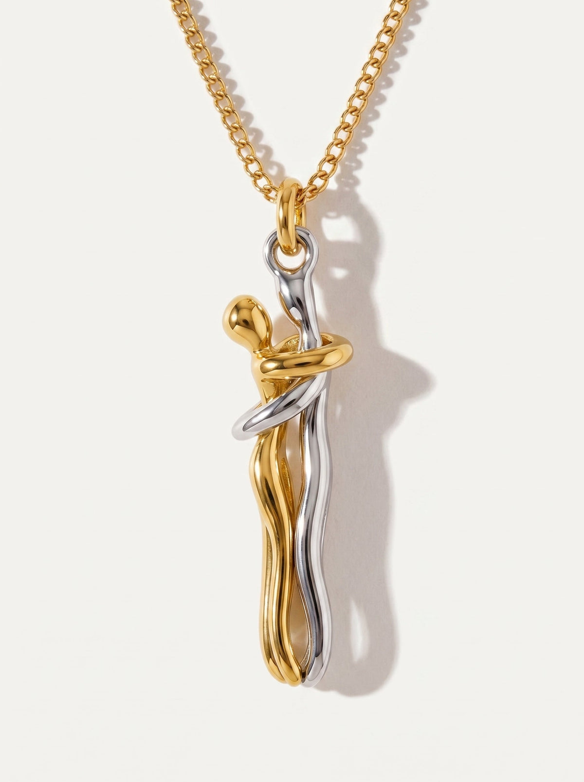 Collar Abrazo Dorado de Alma Sotelo — Dorado y Plata