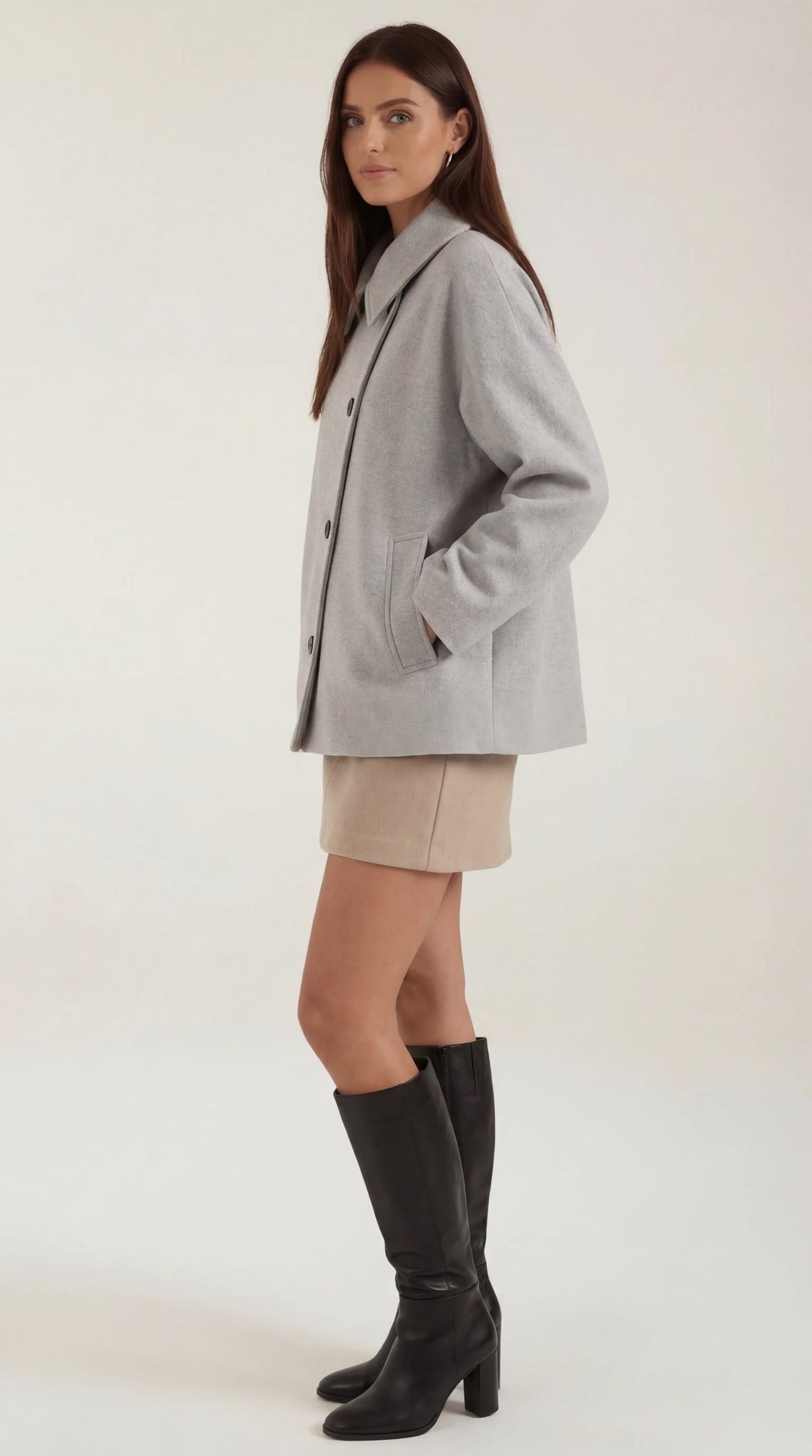 Abrigo Oversize Asimétrico Amanda de Alma Sotelo — foto 6