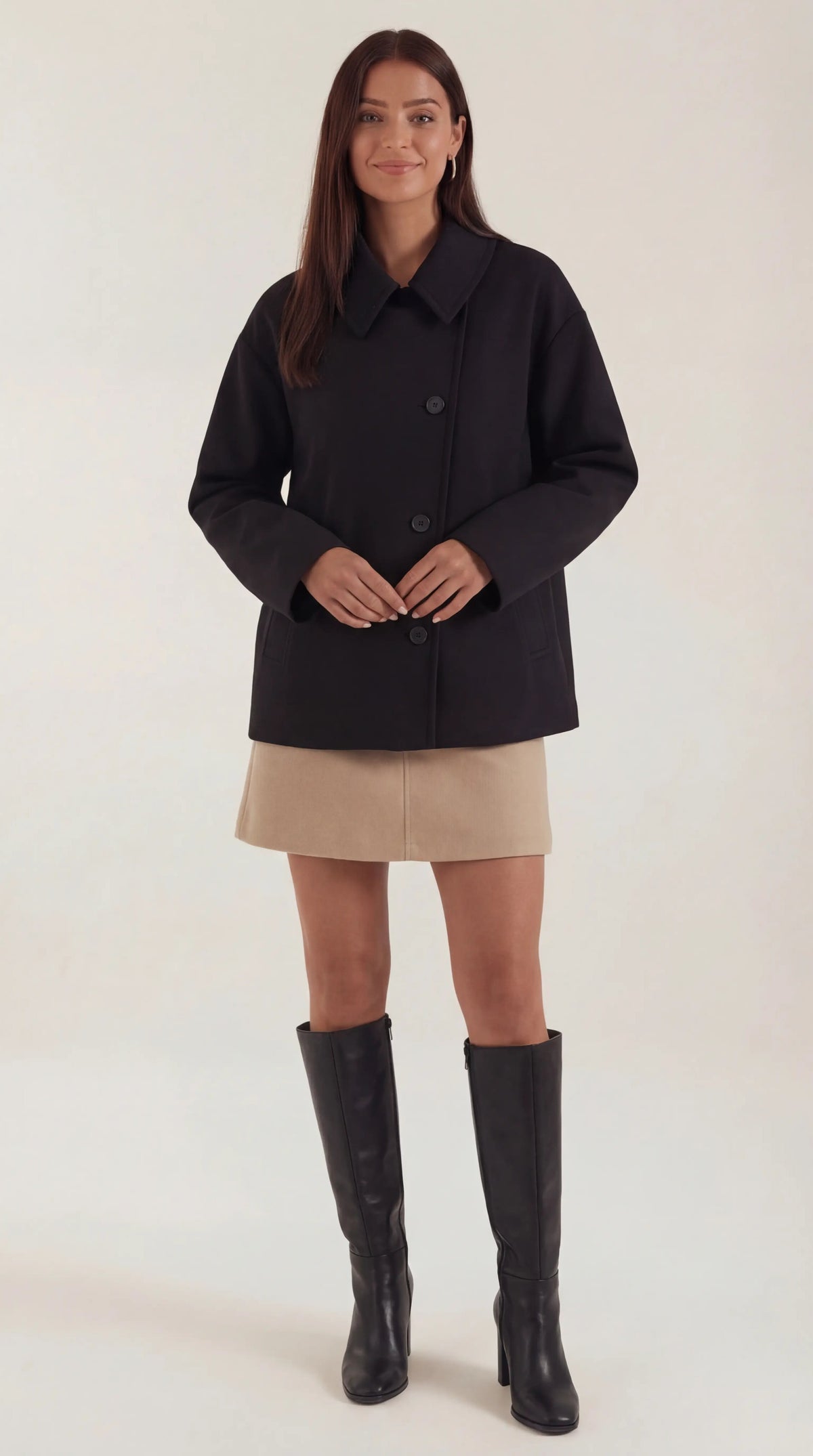 Abrigo Oversize Asimétrico Amanda de Alma Sotelo — Negro