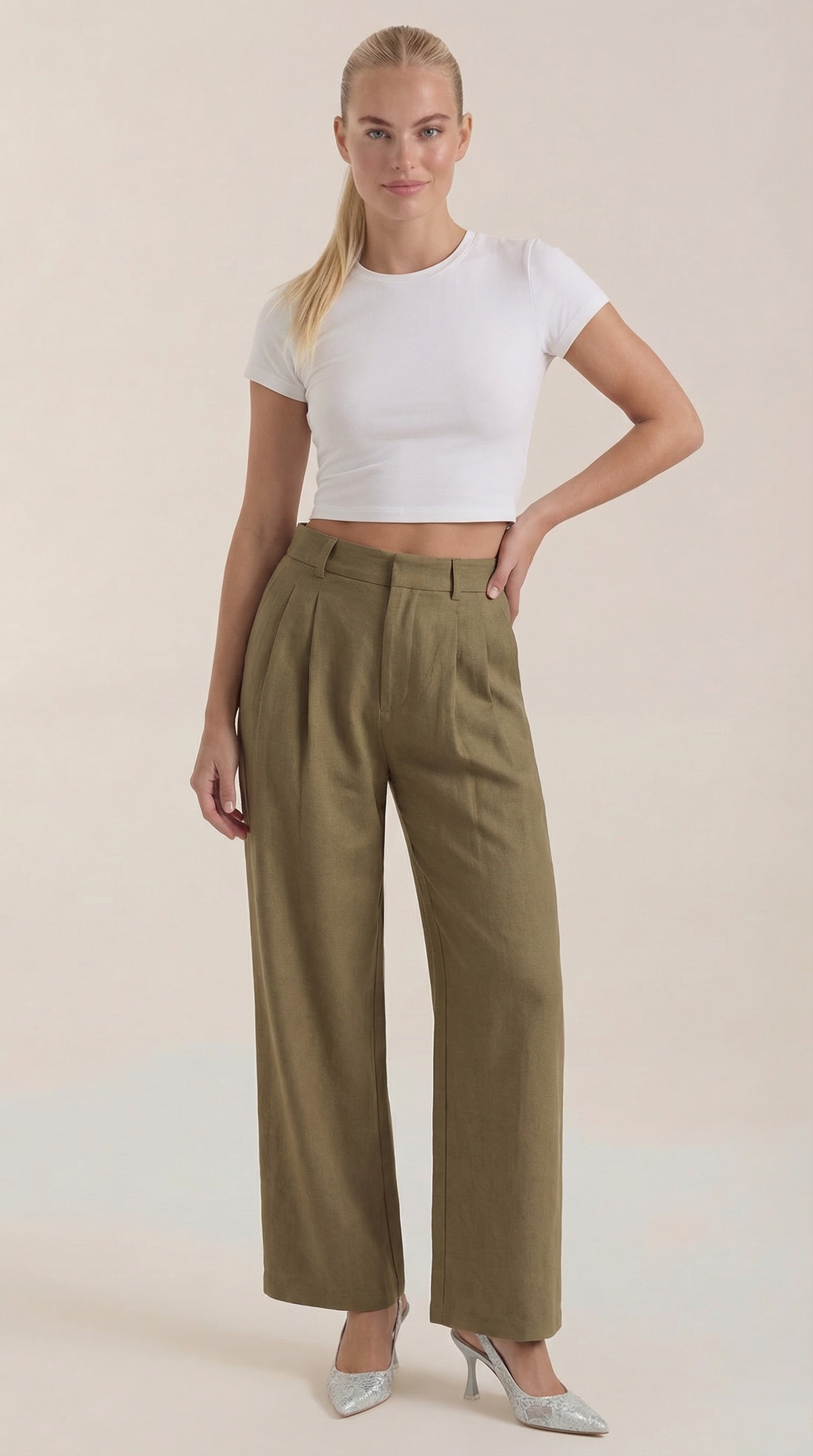Pantalón Plisado Tiro Alto Courtney de Alma Sotelo — Caqui